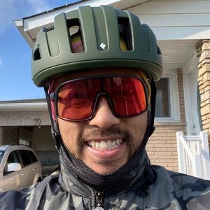 Meet your Posher, Efren